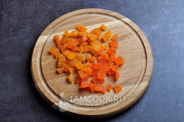 Порезать цукаты