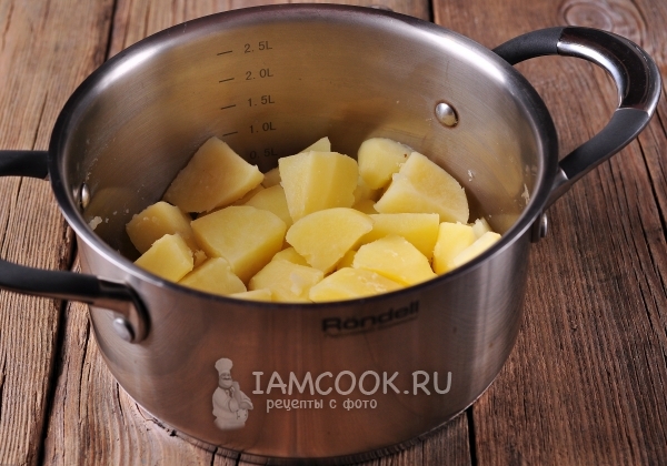 Сварить картофель