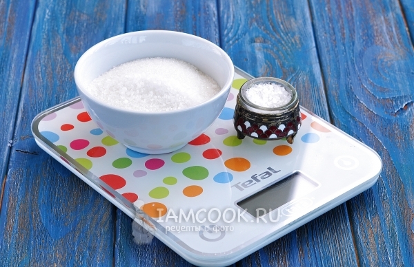 Отмерить соль и сахар