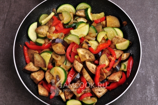 Положить баклажаны