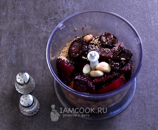 Соединить все ингредиенты в блендере