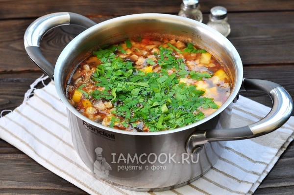 Положить зелень