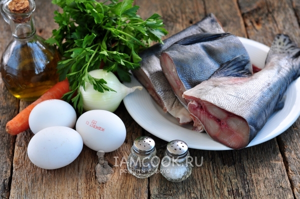 Ингредиенты для начинки из рыбы для рыбного пирога и пирожков