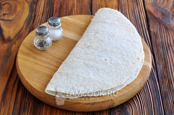 Складываем тортилью