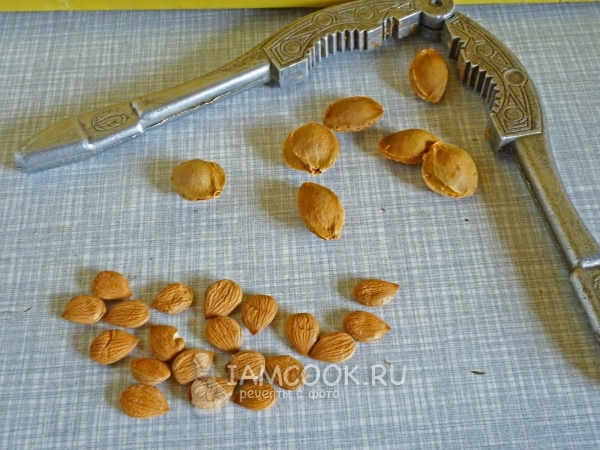 Достать из косточек ядра