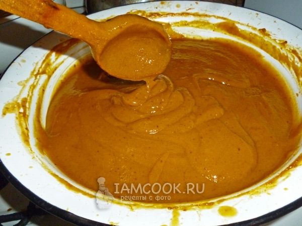 Размешать абрикосовую массу