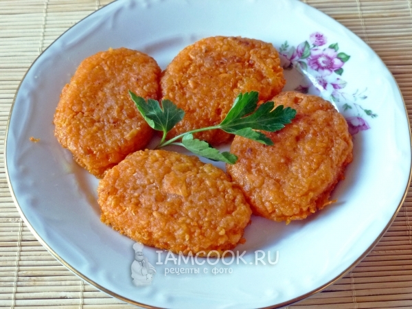 Рецепт постных морковных котлет с манкой