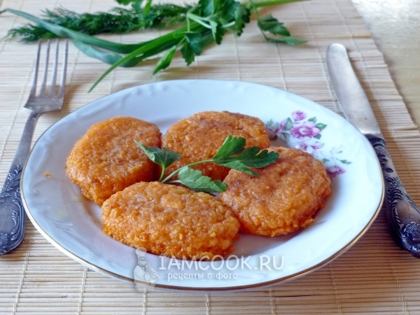 Постные морковные котлеты с манкой