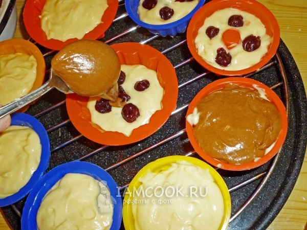 Влить шоколадное тесто