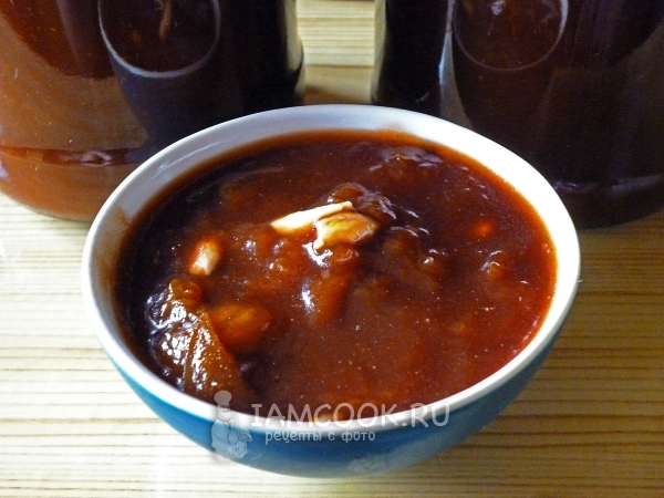 Готовое абрикосовое варенье с какао и сливочным маслом