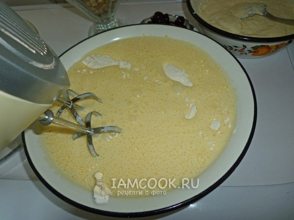 Всыпать муку