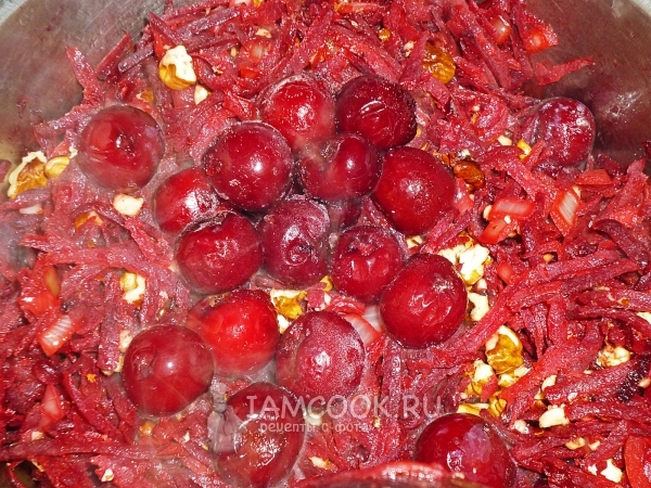 Добавить вишню