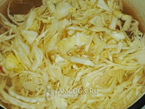 Положить в суп капусту