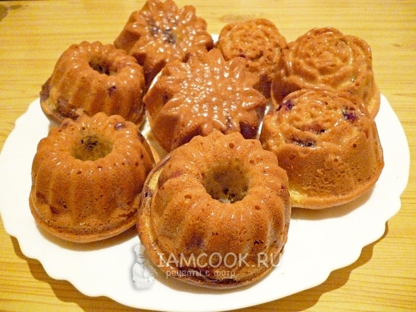 Достать кексы из формочек