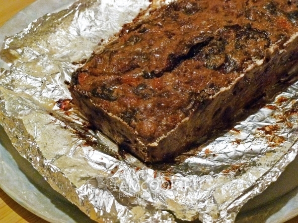 Достать запеканку из фольги