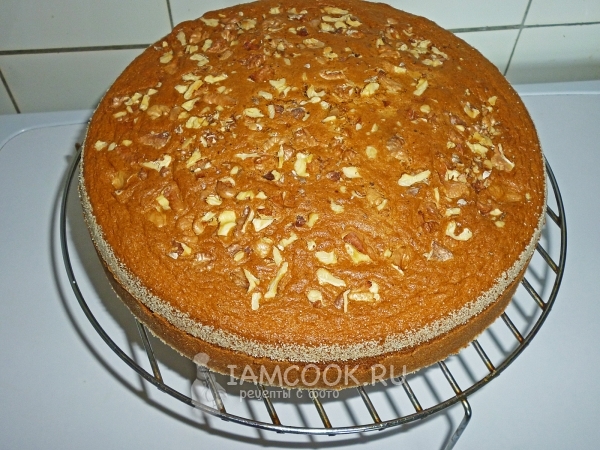 Переложить бисквит на решетку