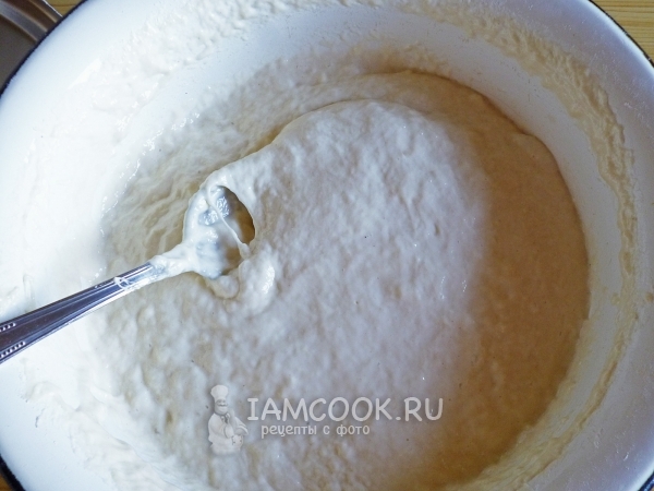 Размешать тесто