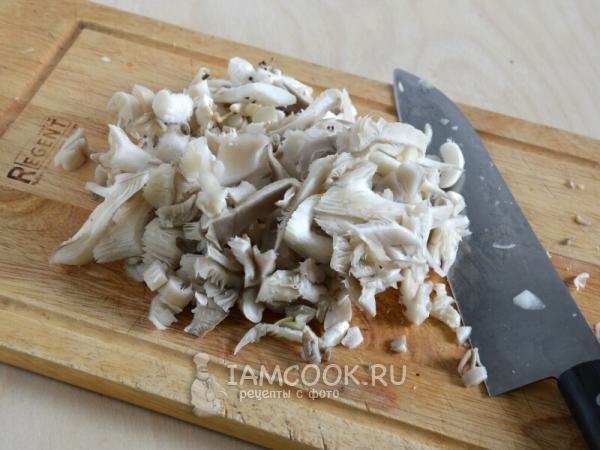 Порезать грибы