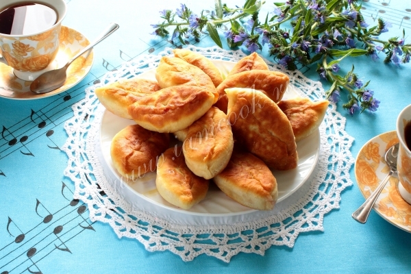 Пирожки с клубникой