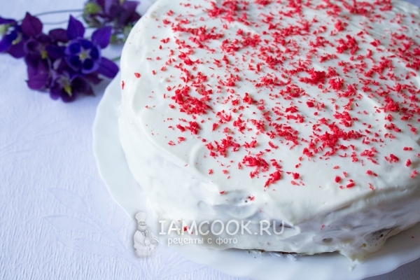 Готовый бисквитный торт со сметанным кремом