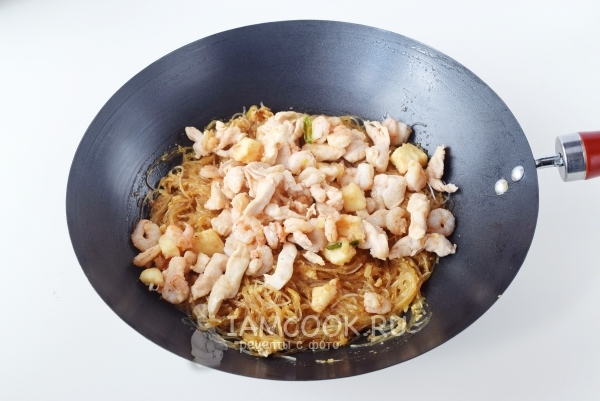 Добавить мясо с креветками