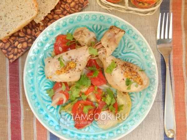 Фото куриных голеней на овощной подушке