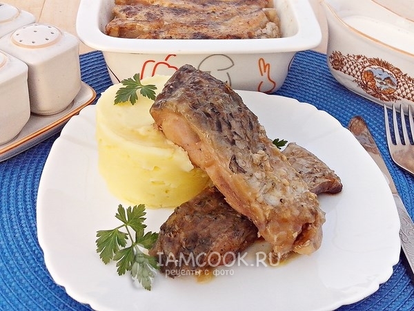 Фото сазана, запеченного в маринаде