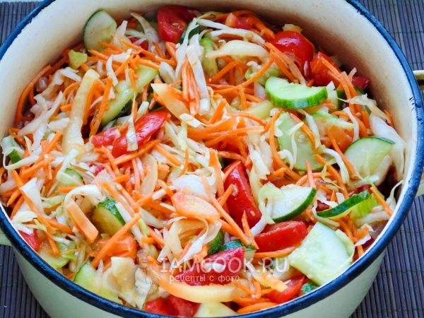 Переложить овощи в кастрюлю