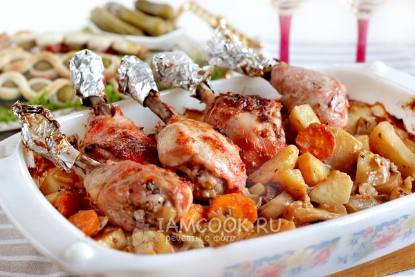 Рецепт куриных голеней с картошкой в духовке