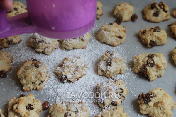 Присыпать штоллены пудрой