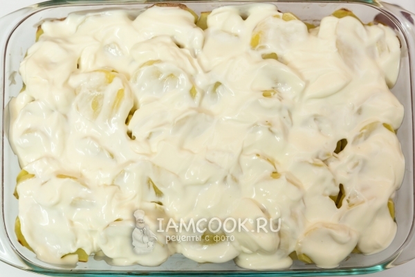 Положить майонез