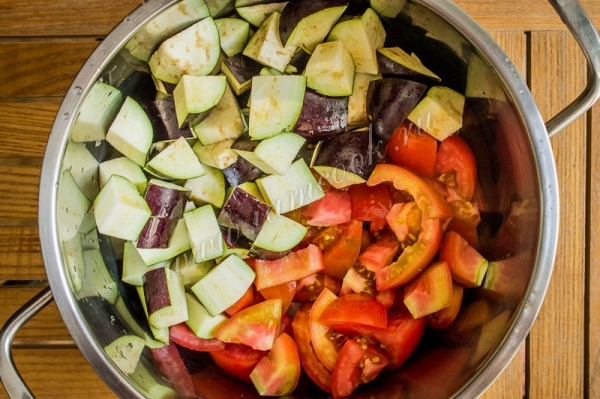 Баклажаны с помидорами