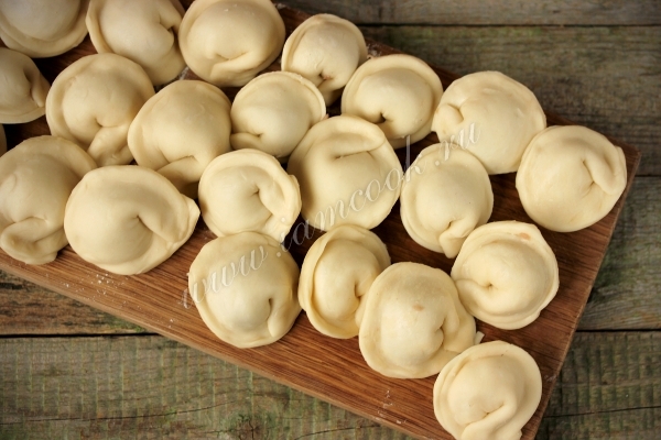 Пельмени из заварного теста с мясом