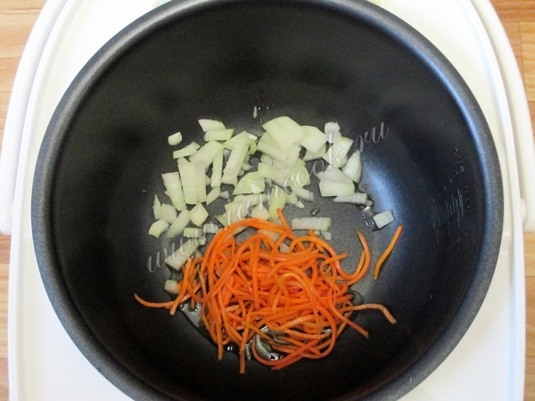 Обжарка лука и моркови