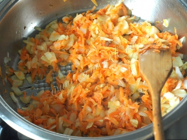 Лук обжаренный с морковью