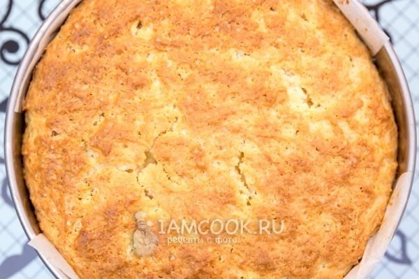 Готовый яблочный пирог