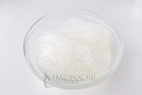 Залить лапшу водой