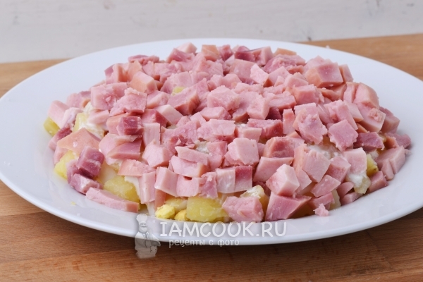 Выложить слой ветчины