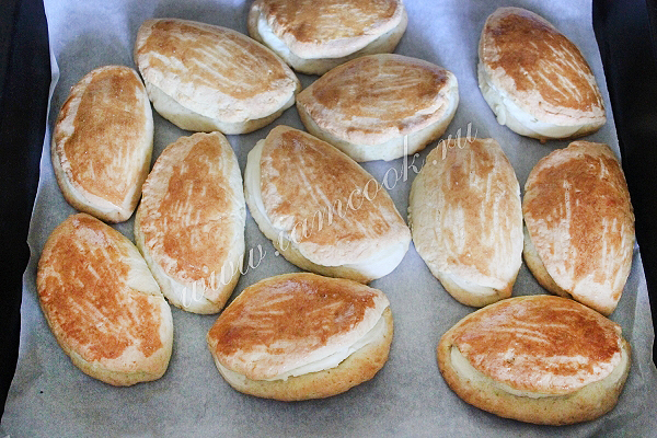 Запекаем вкусные сочни с творогом