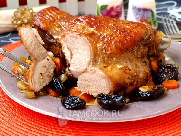 Рецепт индейки с черносливом в духовке
