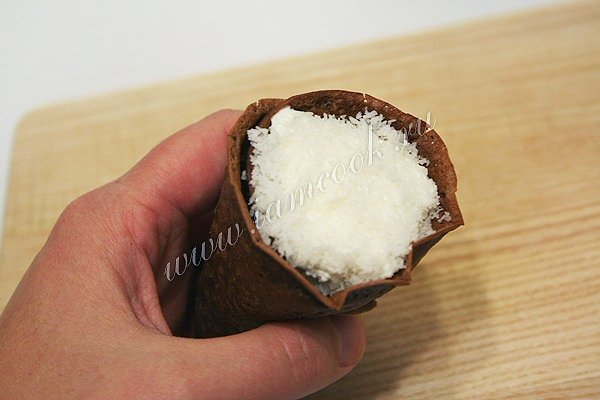 Рецепт вкусных шоколадных блинчиков с творогом