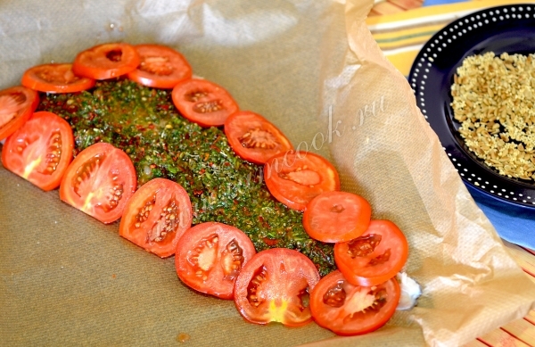 Выложить помидоры