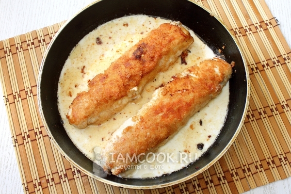 Влить сливки и бульон