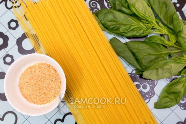 Ингредиенты для спагетти с базиликом и сухарями