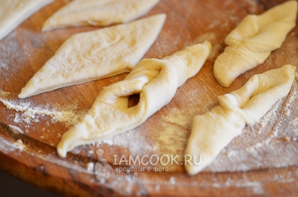 Сформировать вергуны из теста