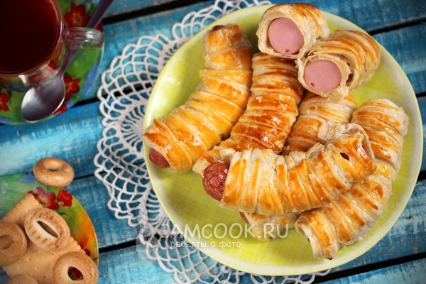 Рецепт сосисок в слоеном тесте