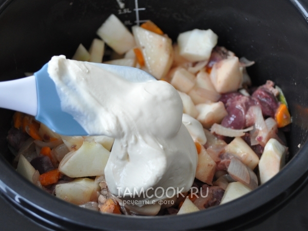 Добавить патиссоны, сливки и соль