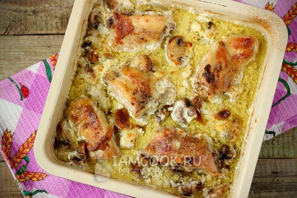 Рецепт курицы с шампиньонами и чесноком в сметане