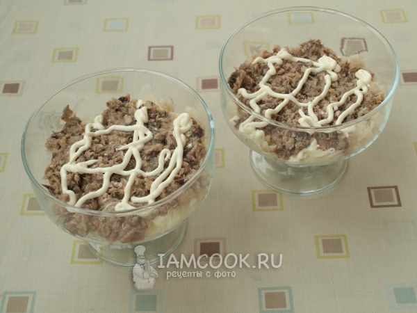 Вареный картофель с сайрой