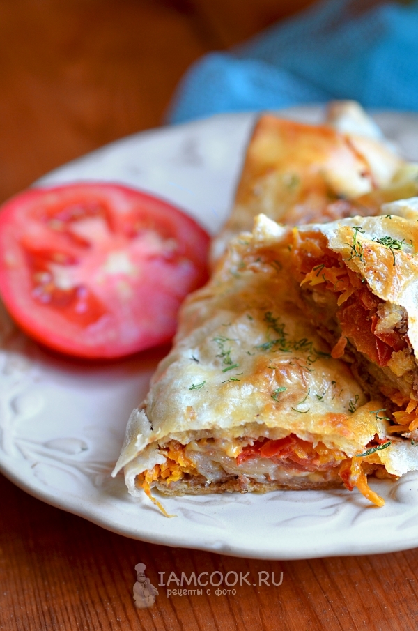 Фото горячего рулета из лаваша